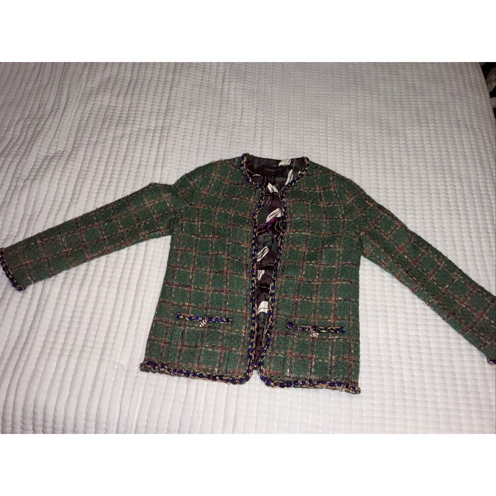 Chanel Woman's Tweed Jacket Size 40